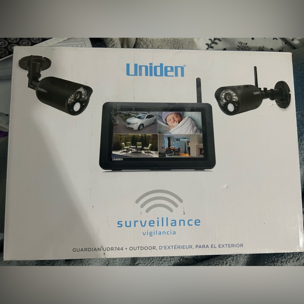Uniden surveillance camera